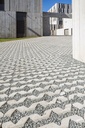 TEGEL WATERPASSEREND - GRASBETONTEGEL HELIX GROOVY
60/40//12CM