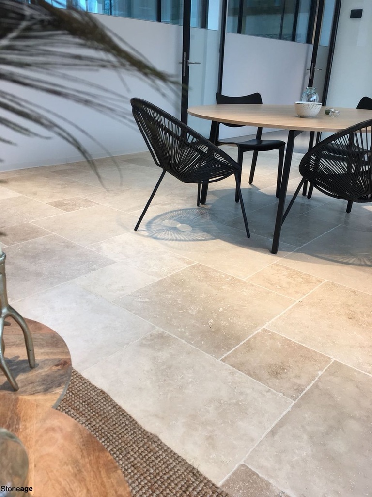 TRAVERTIN BEIGE - VEROUDERD