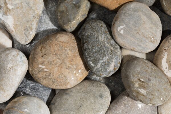 BEACH PEBBLES FLAT GREY 50/100 (C13)